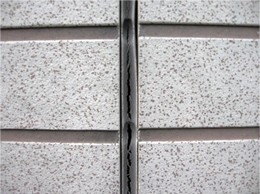 コーキングの割れ